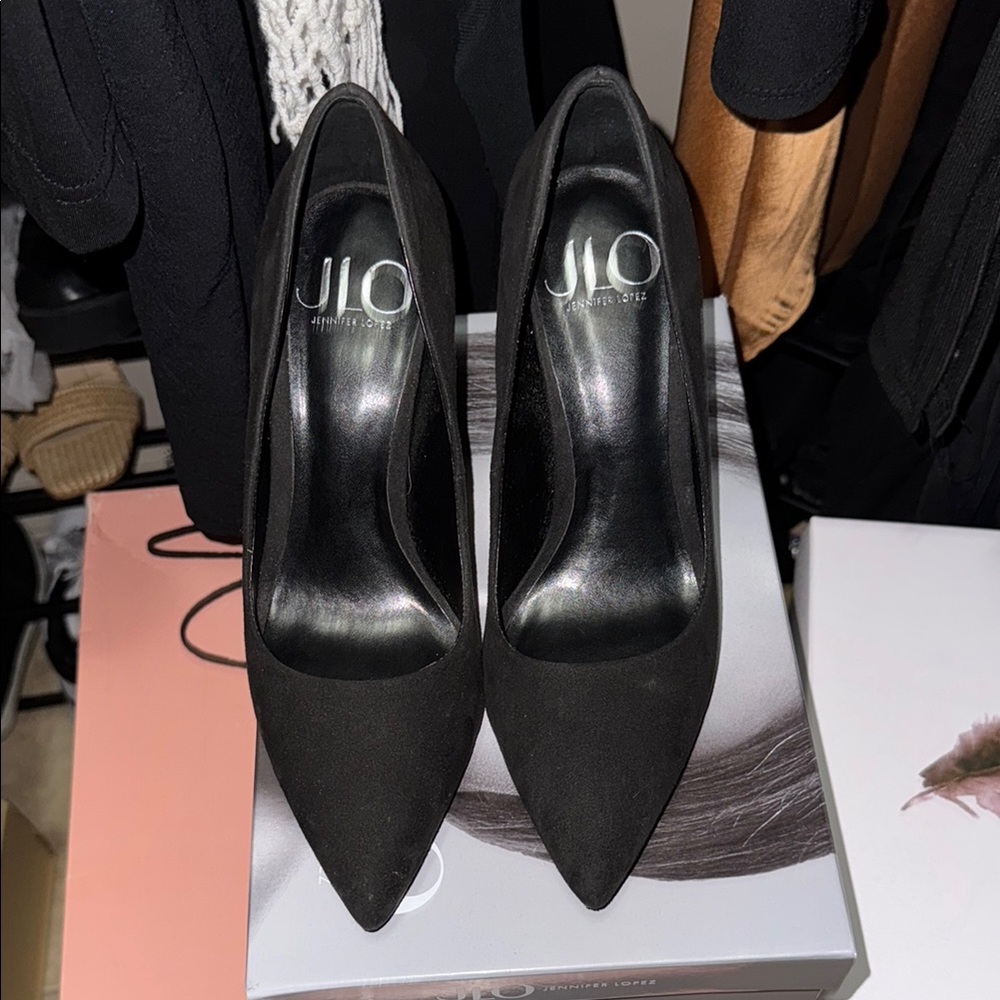 Jennifer Lopez Black Heels Pointed Toe Pumps